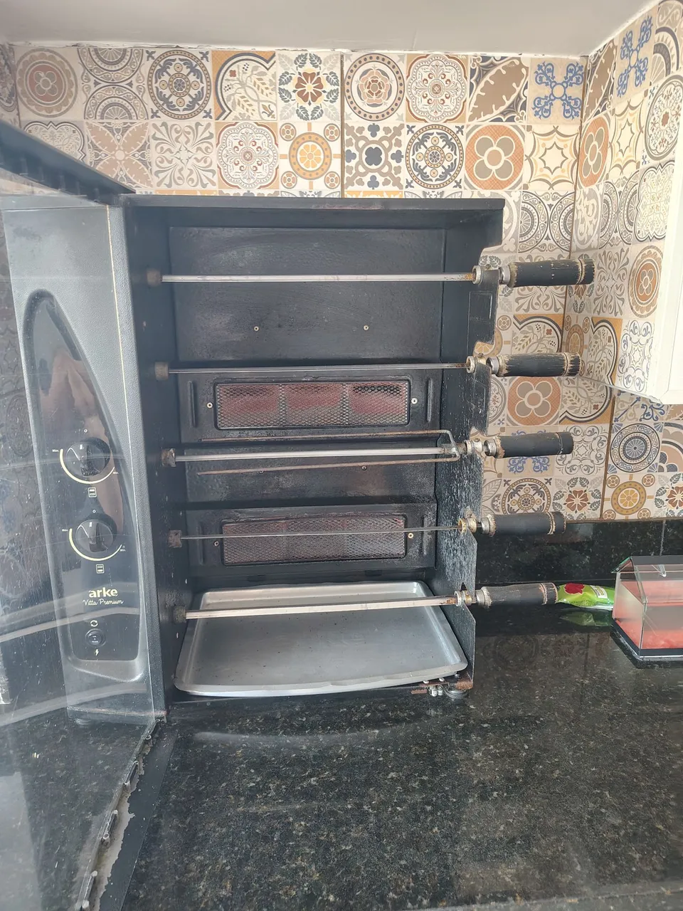 Churrasqueira 5 Espetos Vittar Premium Arke a Gás