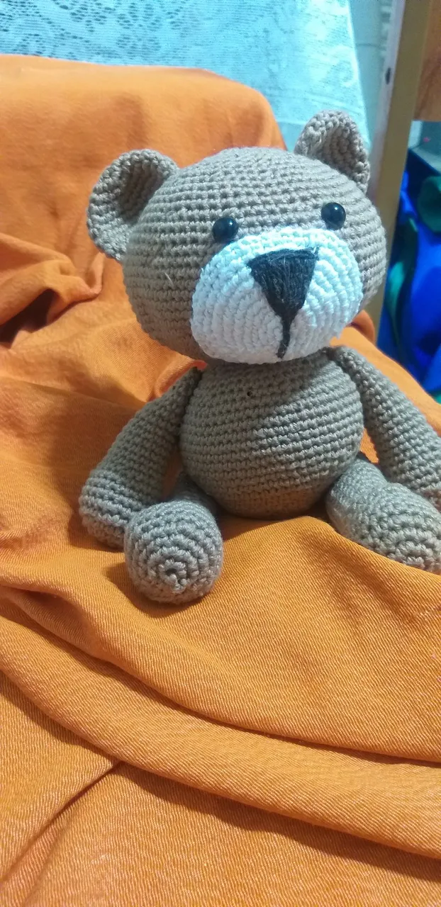 Ursinho de crochê artesanal