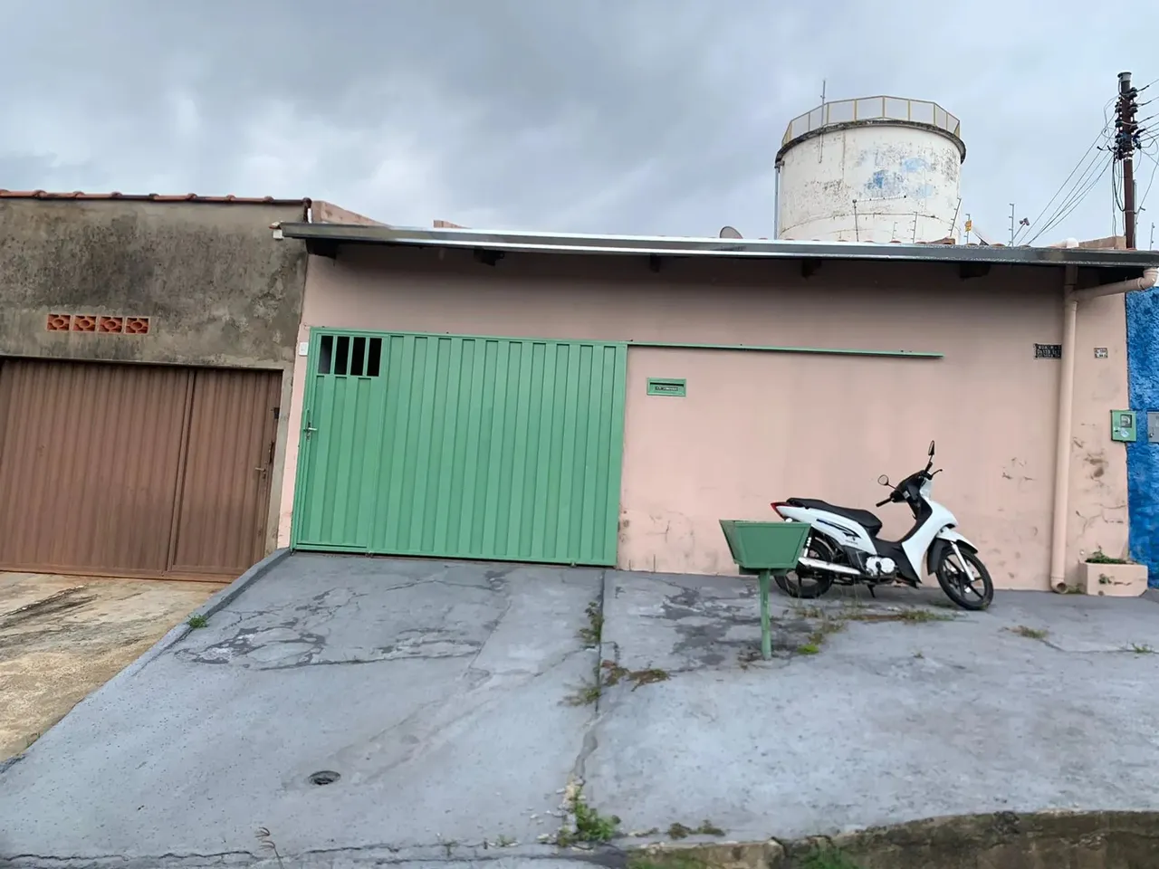 Casa à Venda no Conjunto Vera Cruz Ótima Localização em Aparecida de Goiânia Casa de Rua