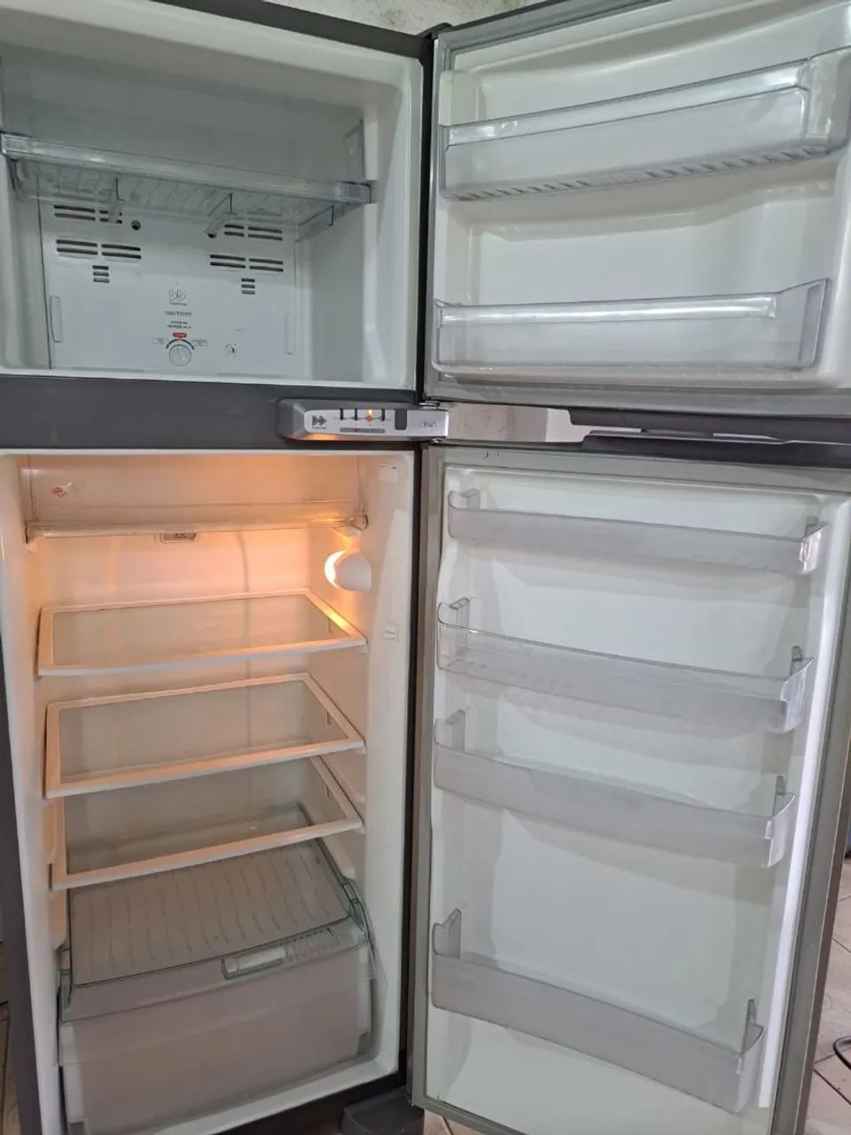 Geladeira Inox Frost Free Brastemp Clean 354Lt Original - Foto 2