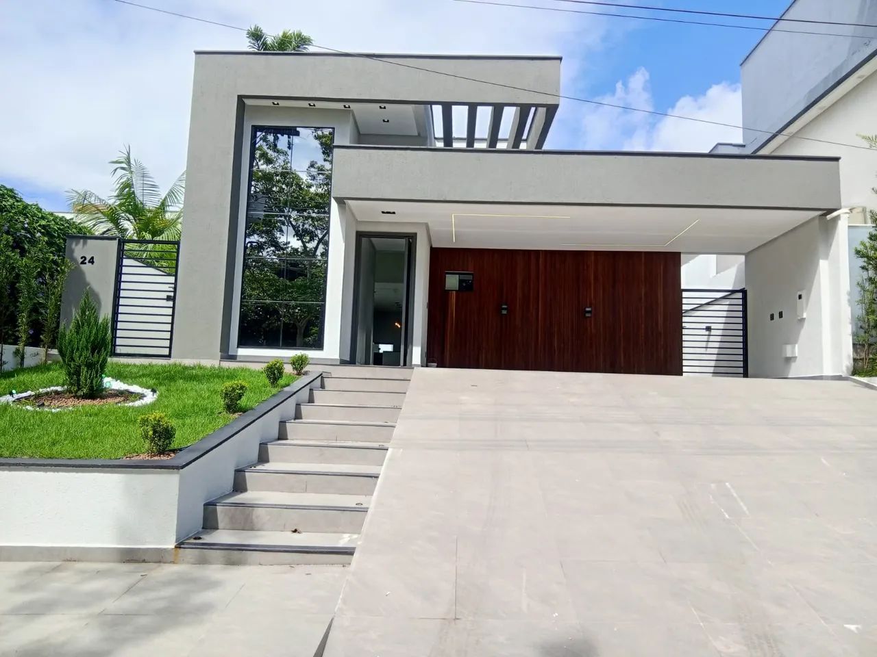 Casa Térrea no Condomínio  Reserva Do Parque de 173m ² / 3 Suítes / Piscina / Edícula na P