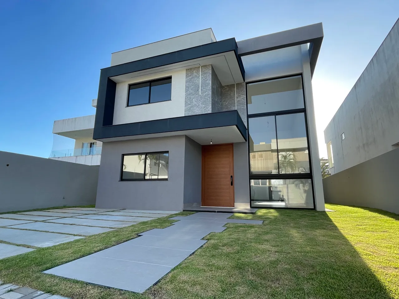CASA 4 SUÍTES, 259 M2, EM CONDOMÍNIO FECHADO COM CLUBE NA PRISCILA DULTRA