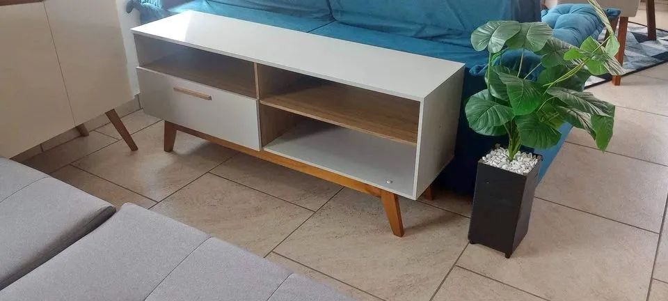 Living Room Rack – Free Delivery and Assembly