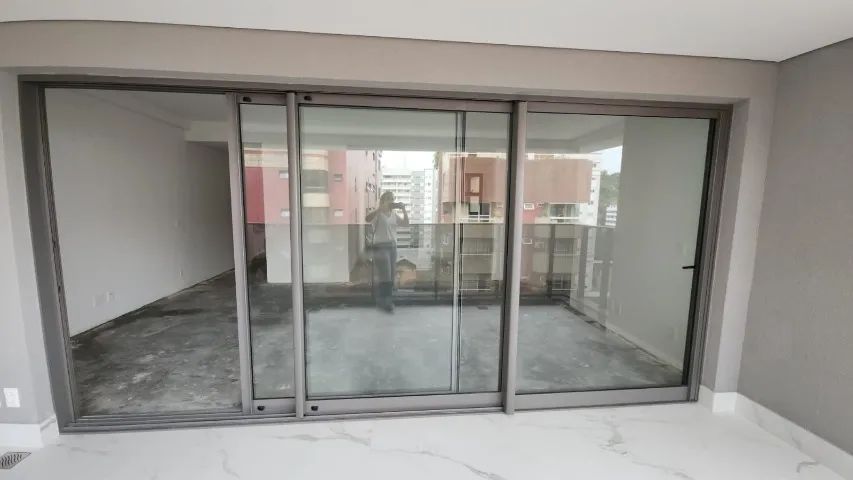 Portas divisórias em vidro