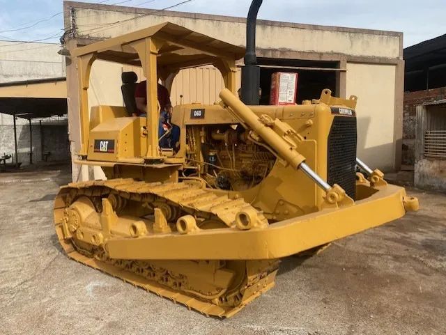 Vende-se Trator de Caterpillar D6D DD Ano: 1986