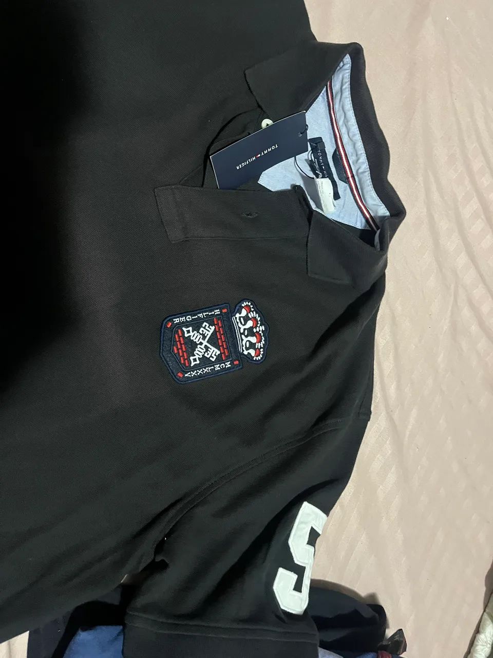 Camisa polo tommy original com mancha - Foto 4