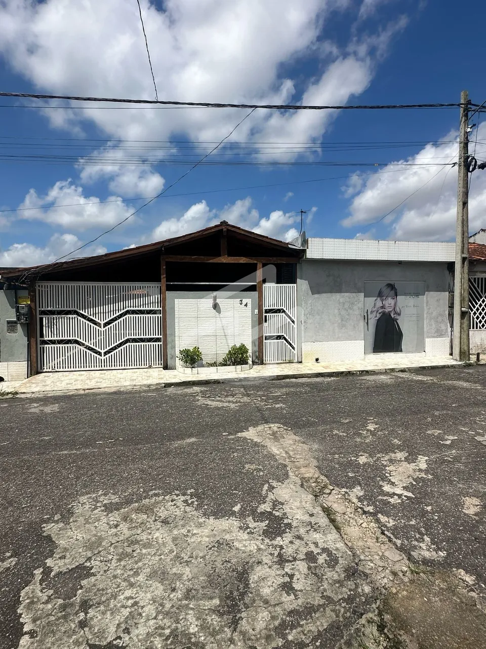CASA RESID. ITAPUA COM 2 QUARTOS SENDO 1 SUÍTES À VENDA FINANCIÁVEL POR R$ 530.000, - TAPA