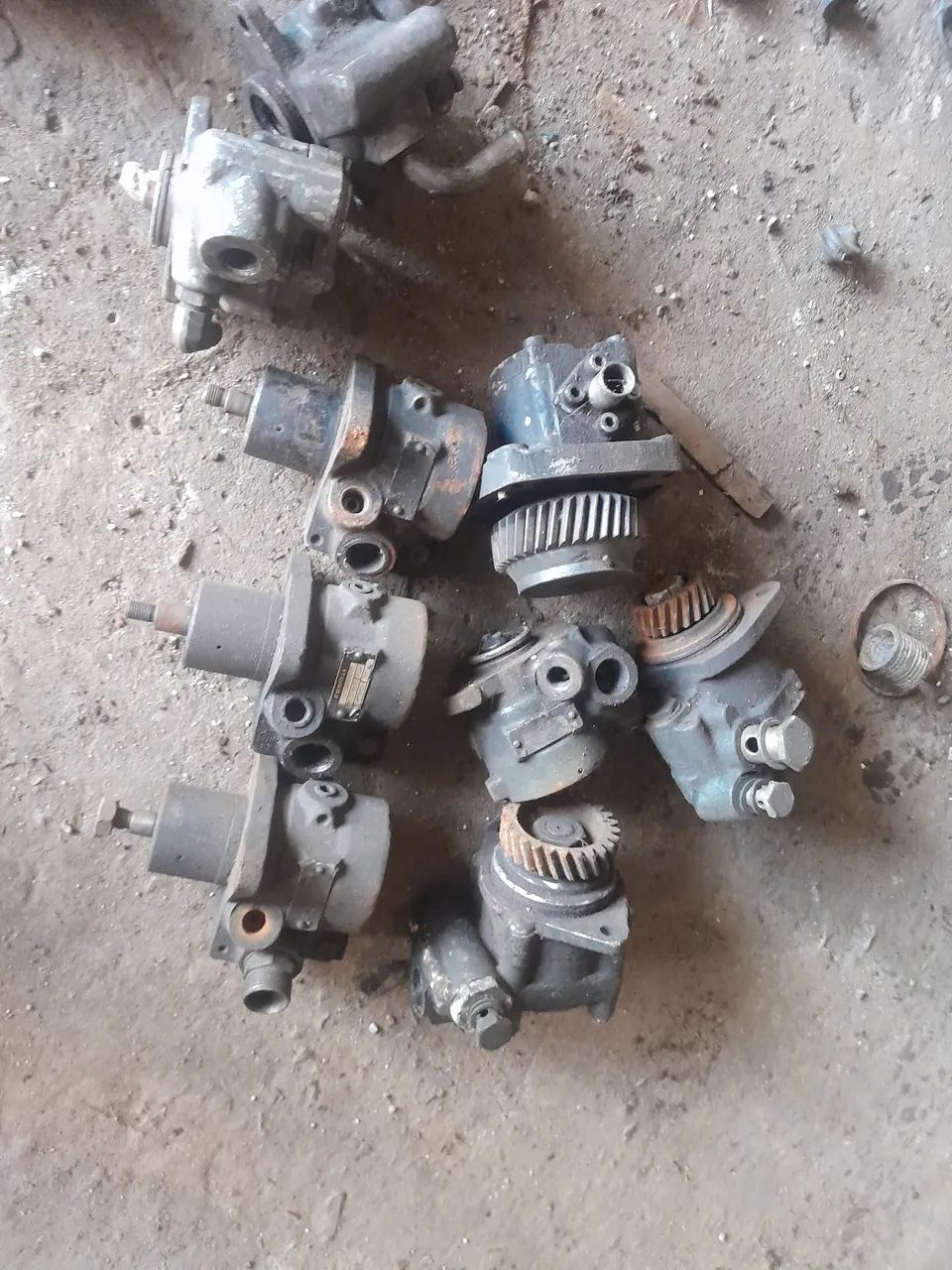 Bombas direção caminhão e caixas