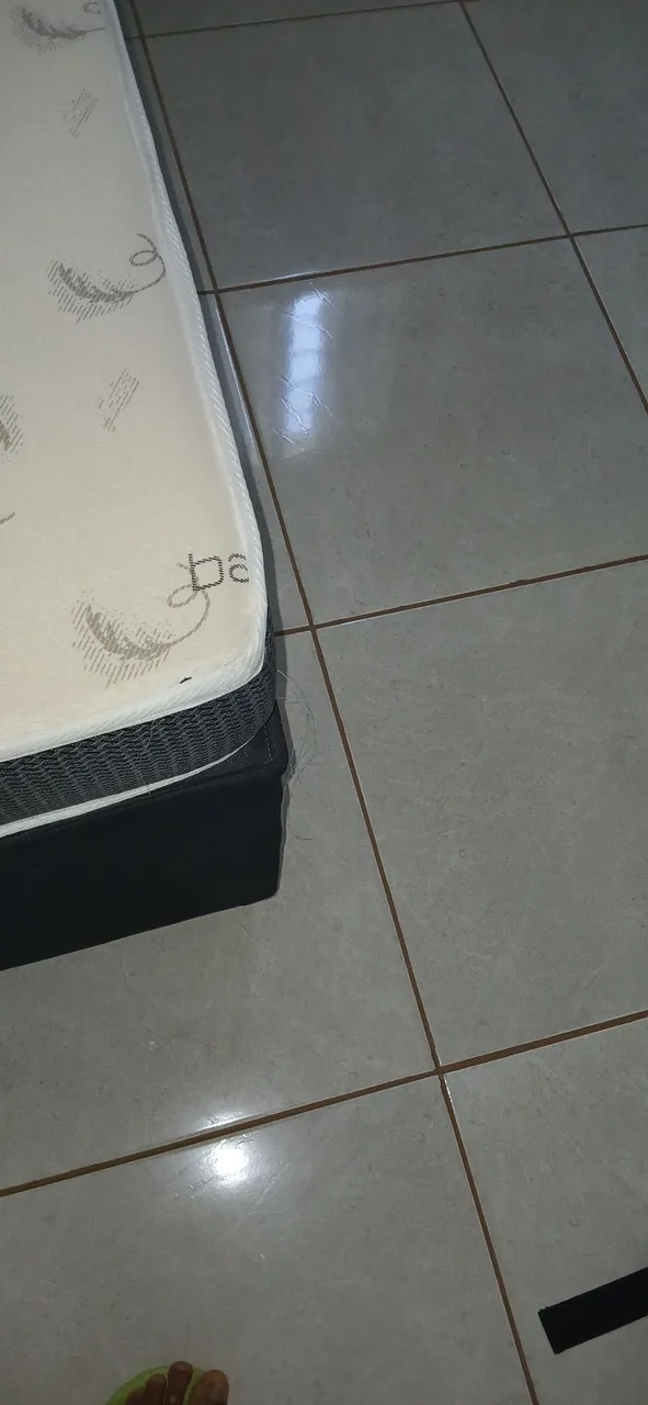 Cama Box de solteiro com colchão