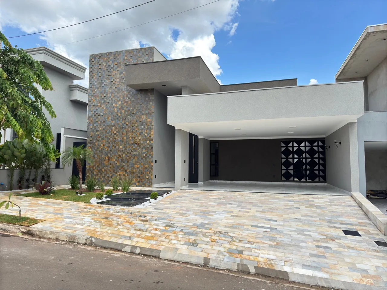 Casa moderna Condomínio Villagio DItalia