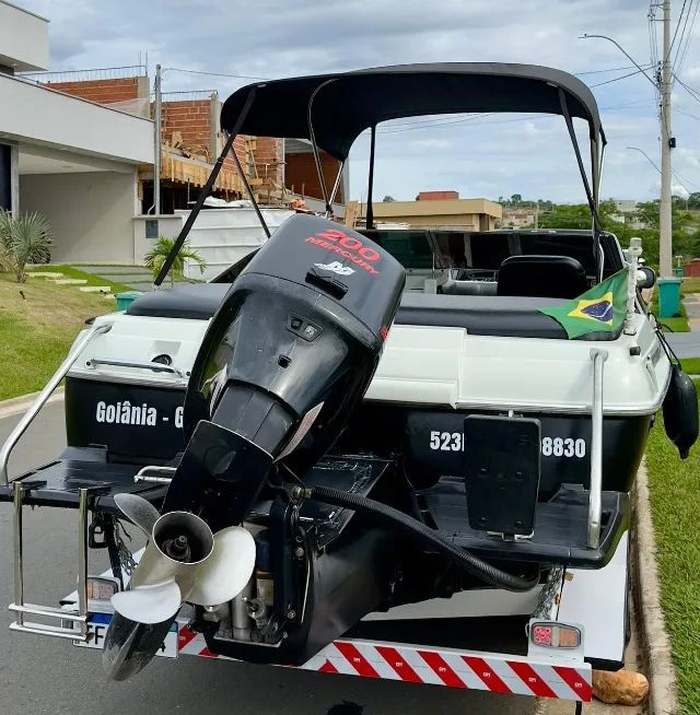 Lancha Ventura Confort 21 pés, motor Mercury 200hp V6 - Foto 4