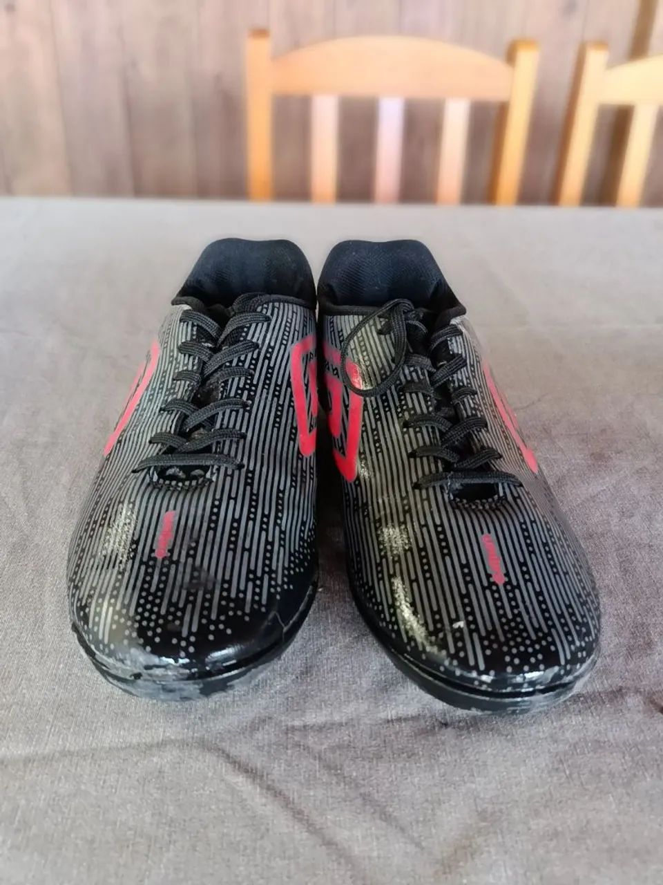 Chuteira society Umbro 