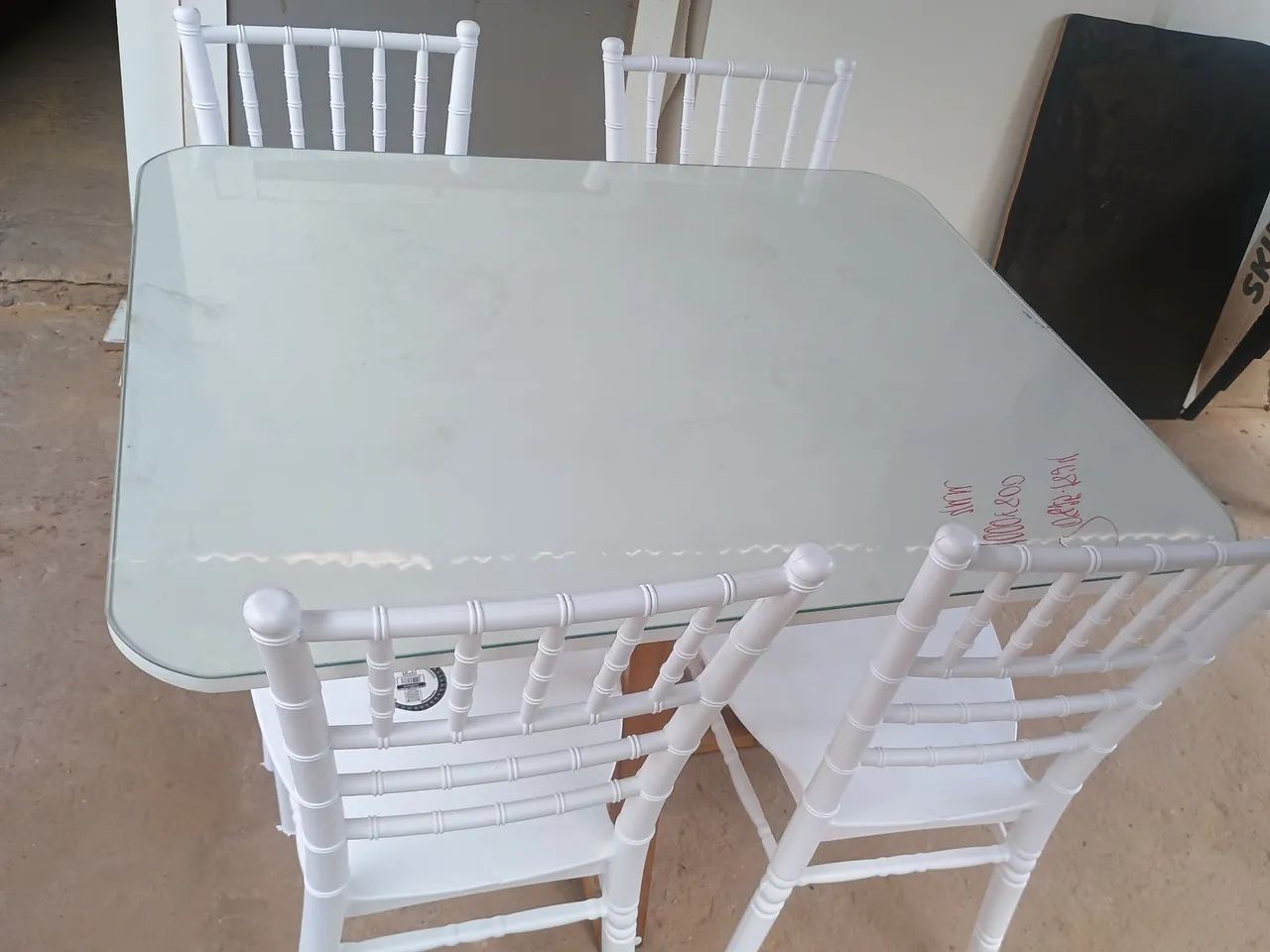 Mesa linda com vidro quadrado  - Foto 2
