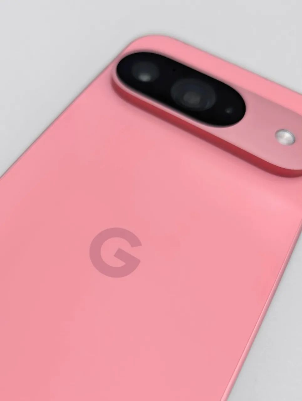 Google Pixel 9 - Rosa Peony - 128 GB + Película aplicada