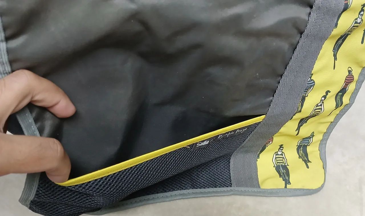 Bolsa Térmica Sadia Cinza - Foto 5