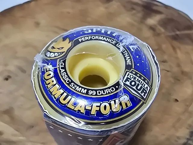 Roda de skate Spitfire  52mm Cônica -  Formula Four - Original - Foto 4