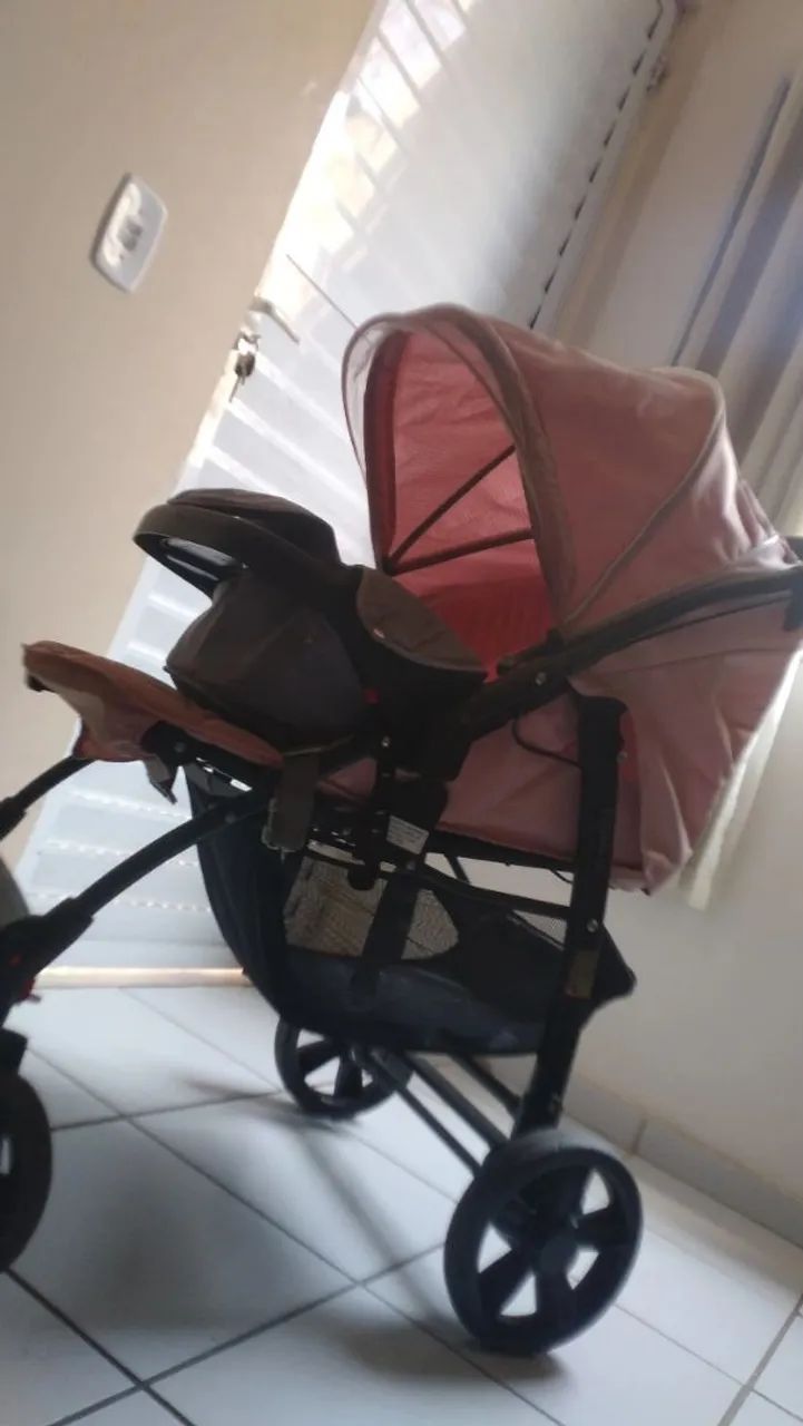 Carrinho de Bebê Rosa