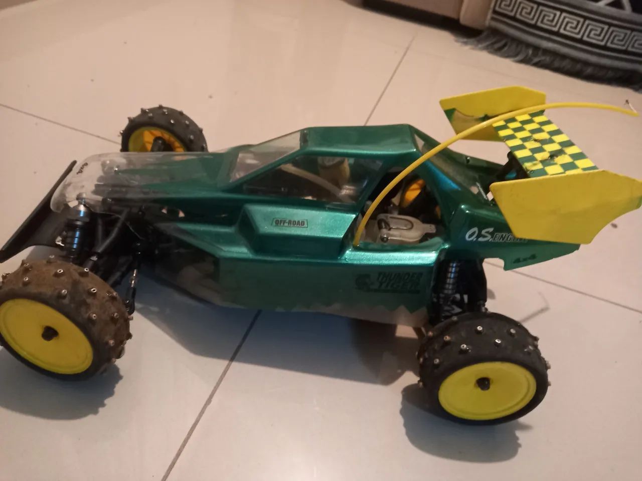 Automodelo/carrinho controle remoto