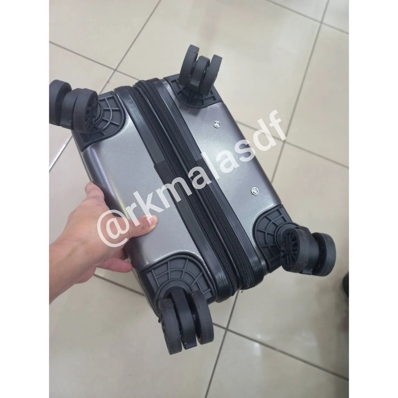 MALA DE BORDO COM ZIPER DUPLO EXTENSOR  E PORTA COPOS SÓ 179! ENTREGO  - Foto 5