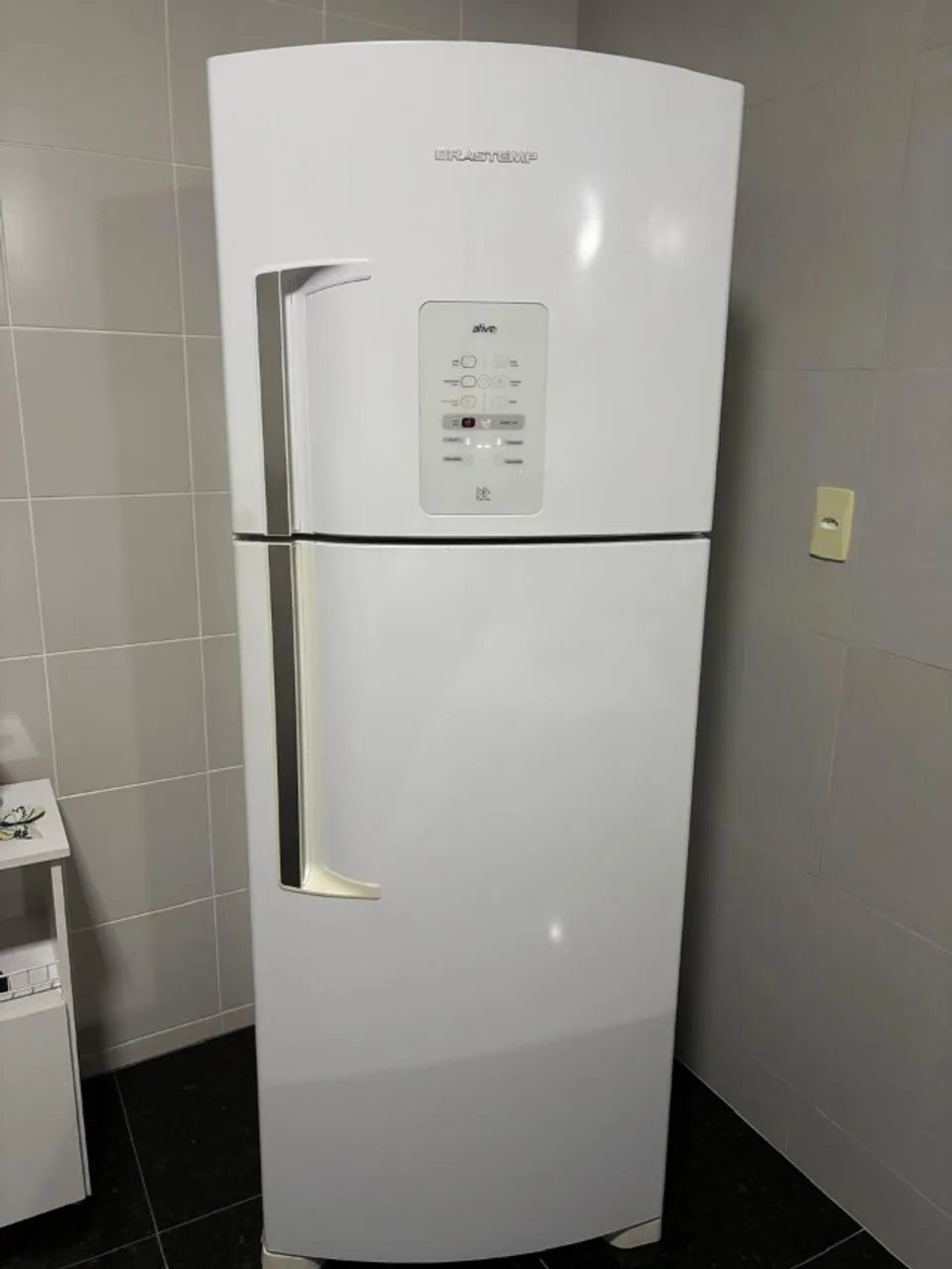 Geladeira Brastemp Ative! BRM50NB Frost Free Duplex 429 Litros