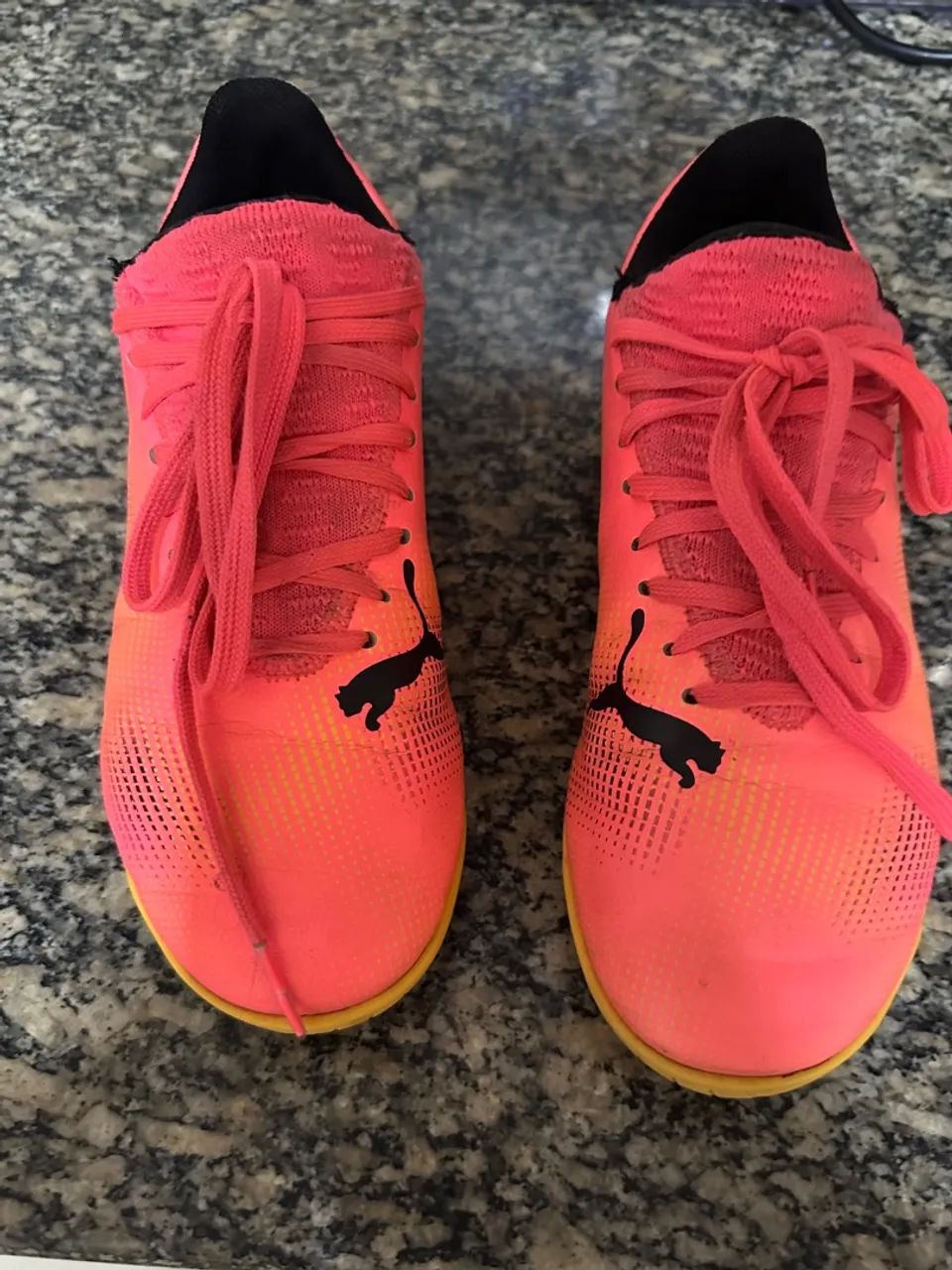 Chuteira futsal marca PUMA - tamanho 33 - Foto 2