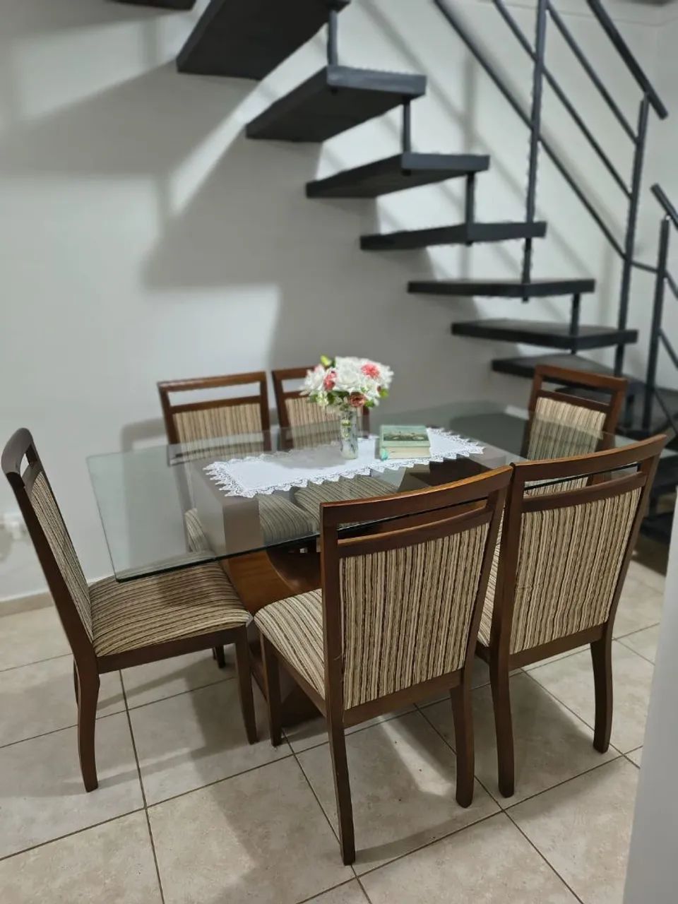 VENDO MESA DE 6 LUGARES  - Foto 2