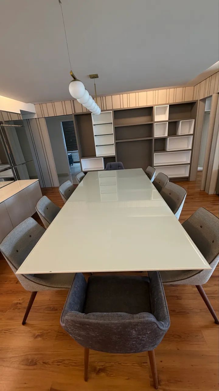 Mesa de Jantar 2,72m com Tampo de Vidro e Base Laqueada - Foto 2