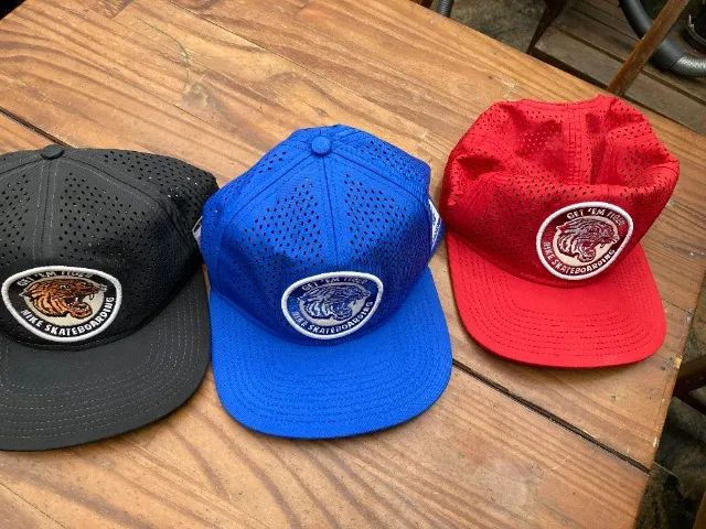 3 Boné de coleção Nike sb vermelho, preto e azul 