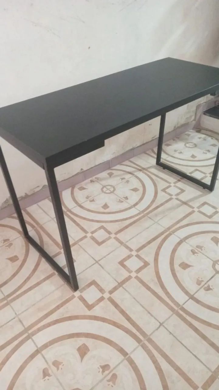 Mesa na cor Preta