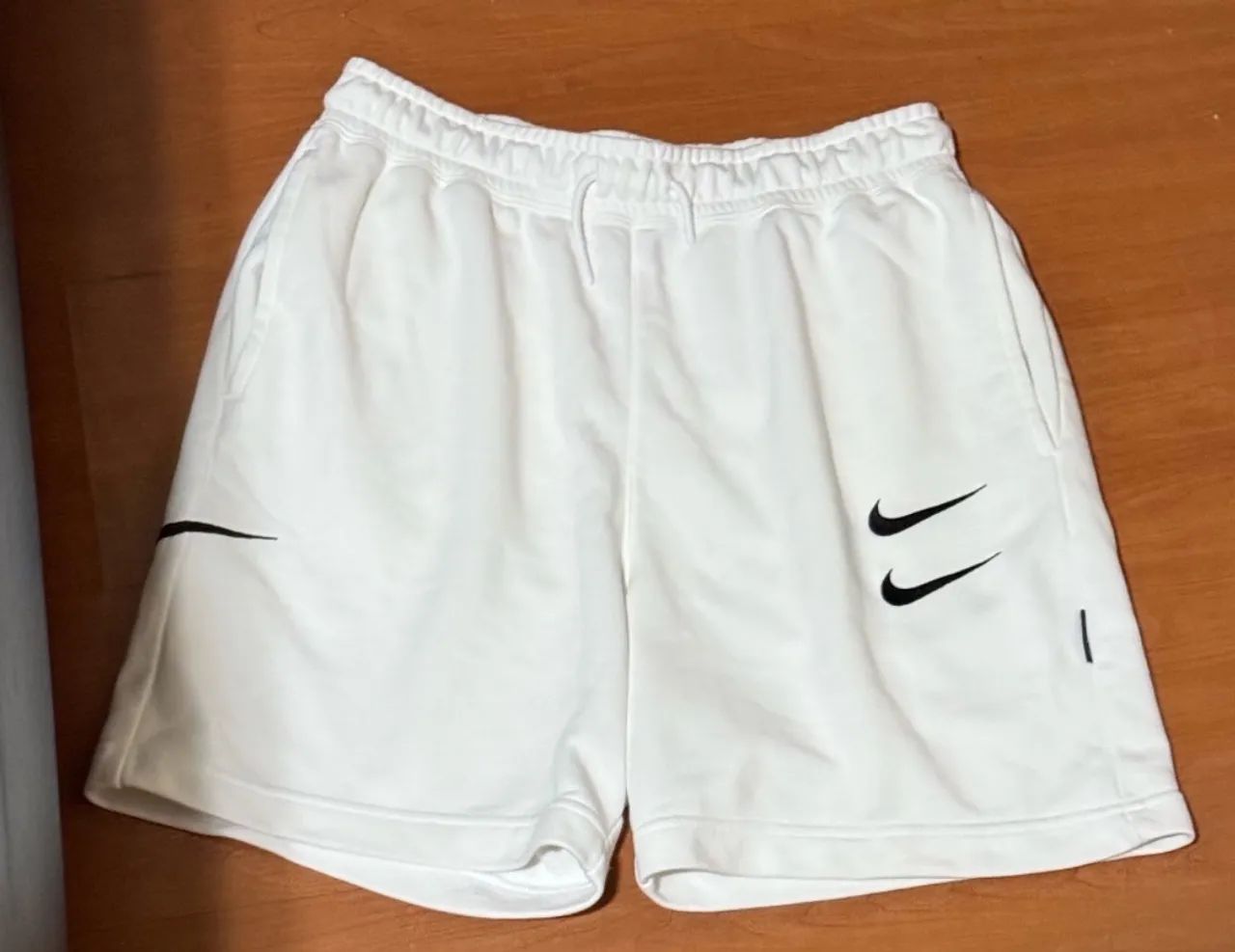 bermuda nike double swoosh