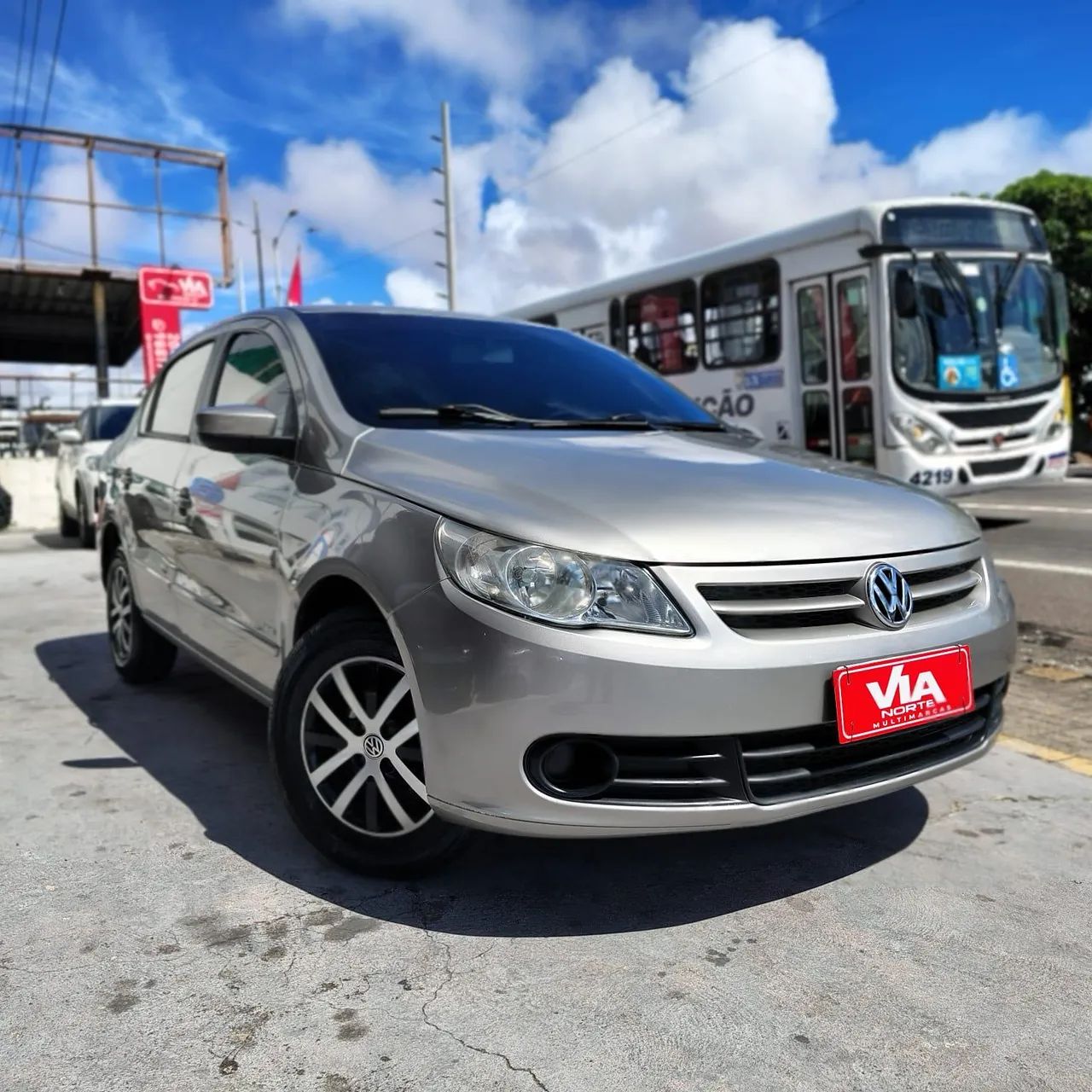 Volkswagen Voyage VOYAGE 1.0/1.0 City Mi Total Flex 8V 4p 2011