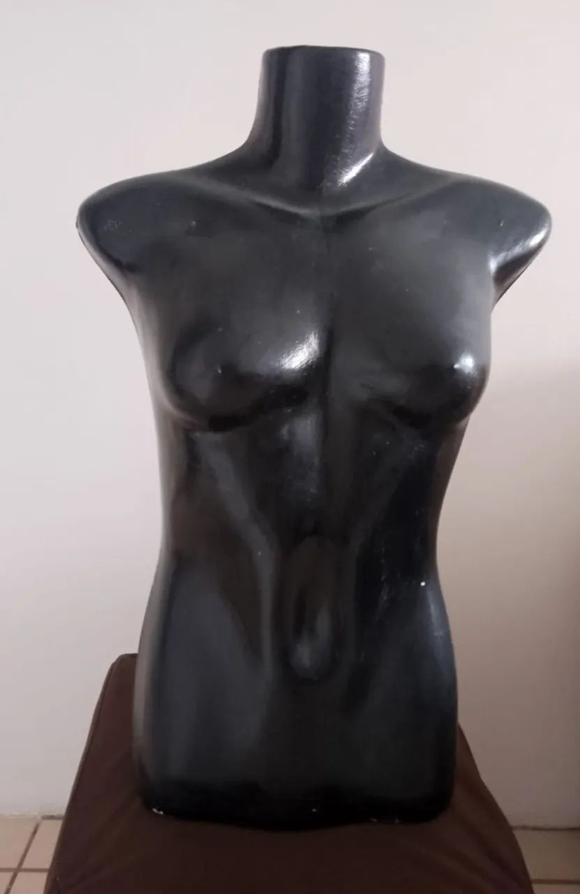 Manequim Feminino de Plástico Preto