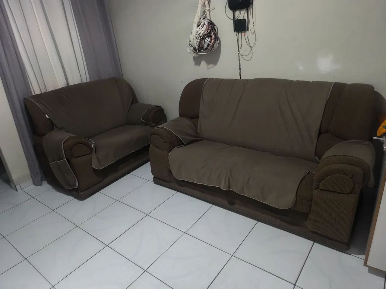 sofá semi novo muito bem conservado
