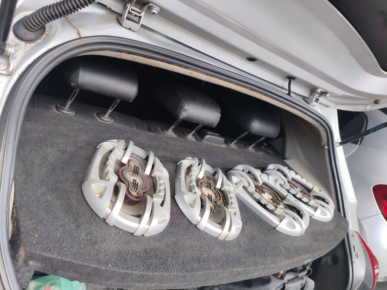 Som Automotivo ( tampão com flats Modelo Onix) - Foto 4