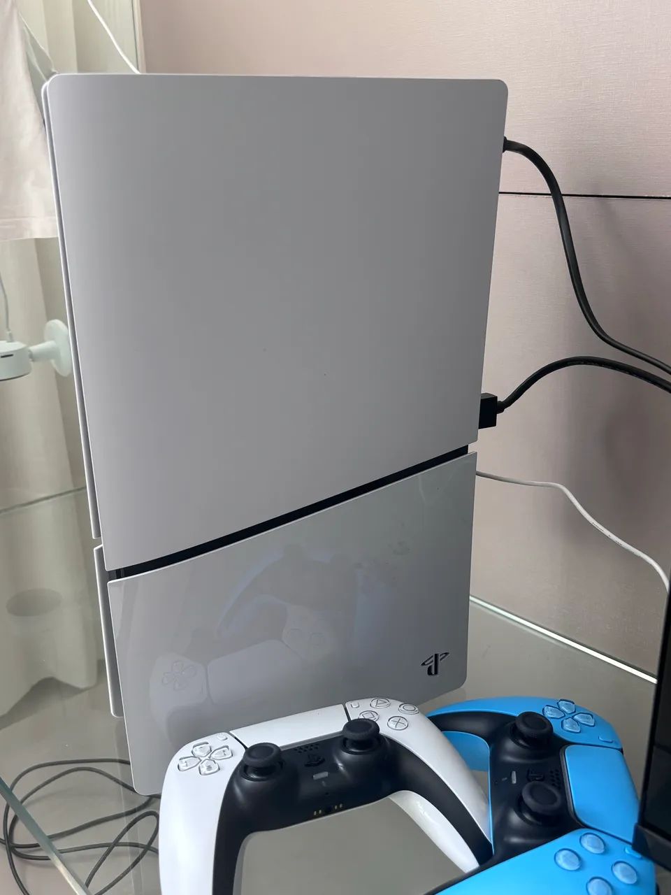 PS5 Slim 825g mídia digital com 2 controles  - Foto 2