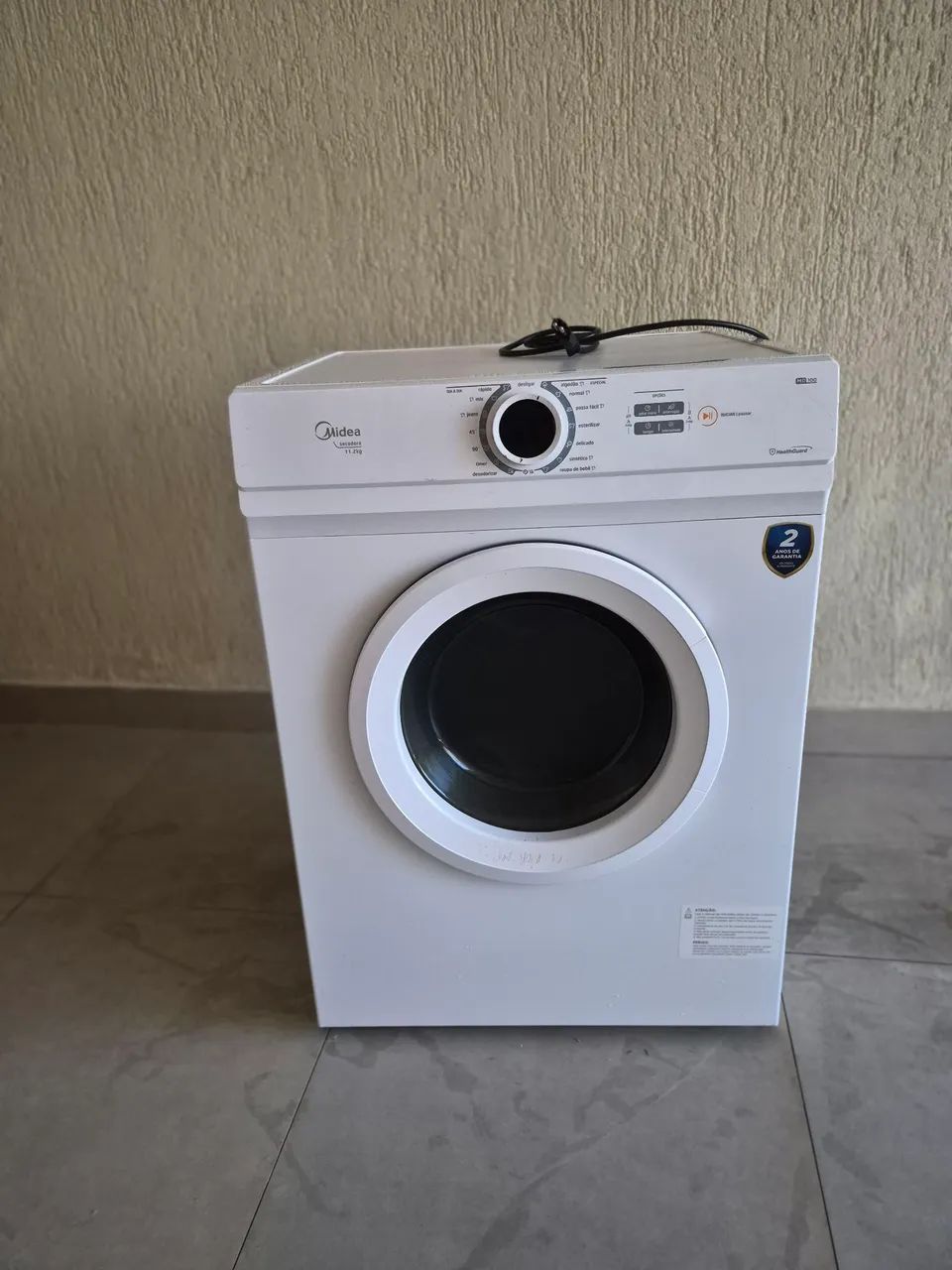  Vendo secadora de roupa semi nova.