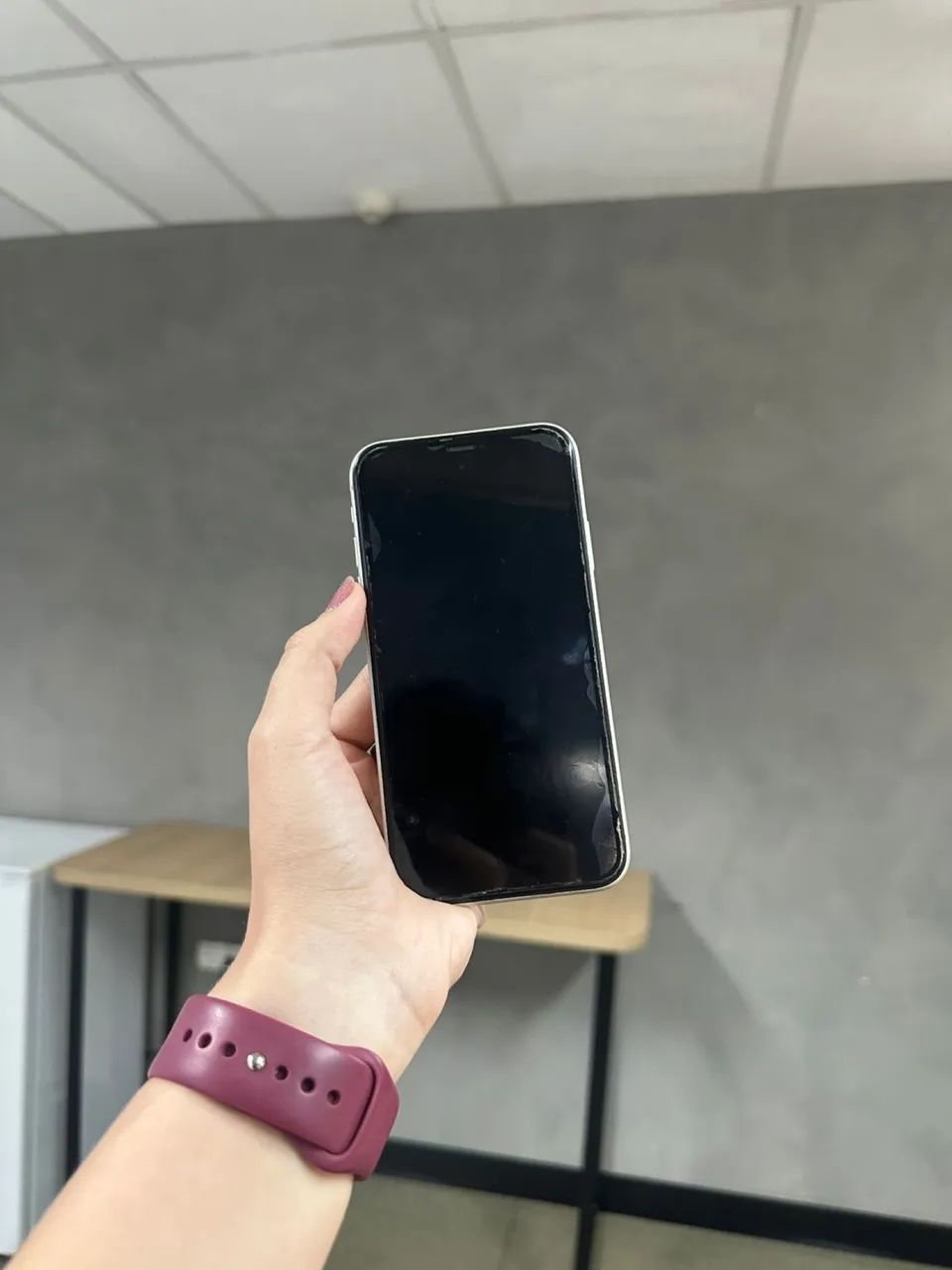 Iphone 11 - 64gb - branco - todo original  - Foto 3