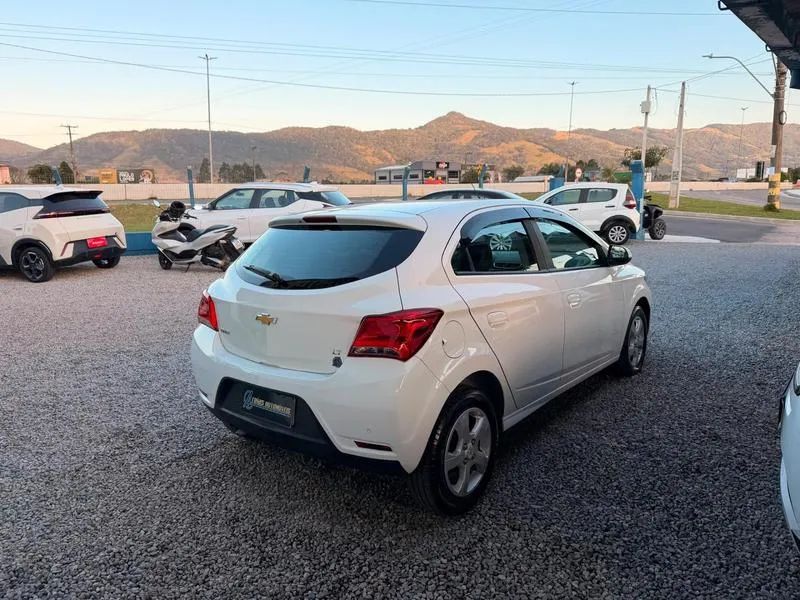 Chevrolet Onix Hatch LT 1.4 8V Flex Aut. 4P 2019 - Foto 5