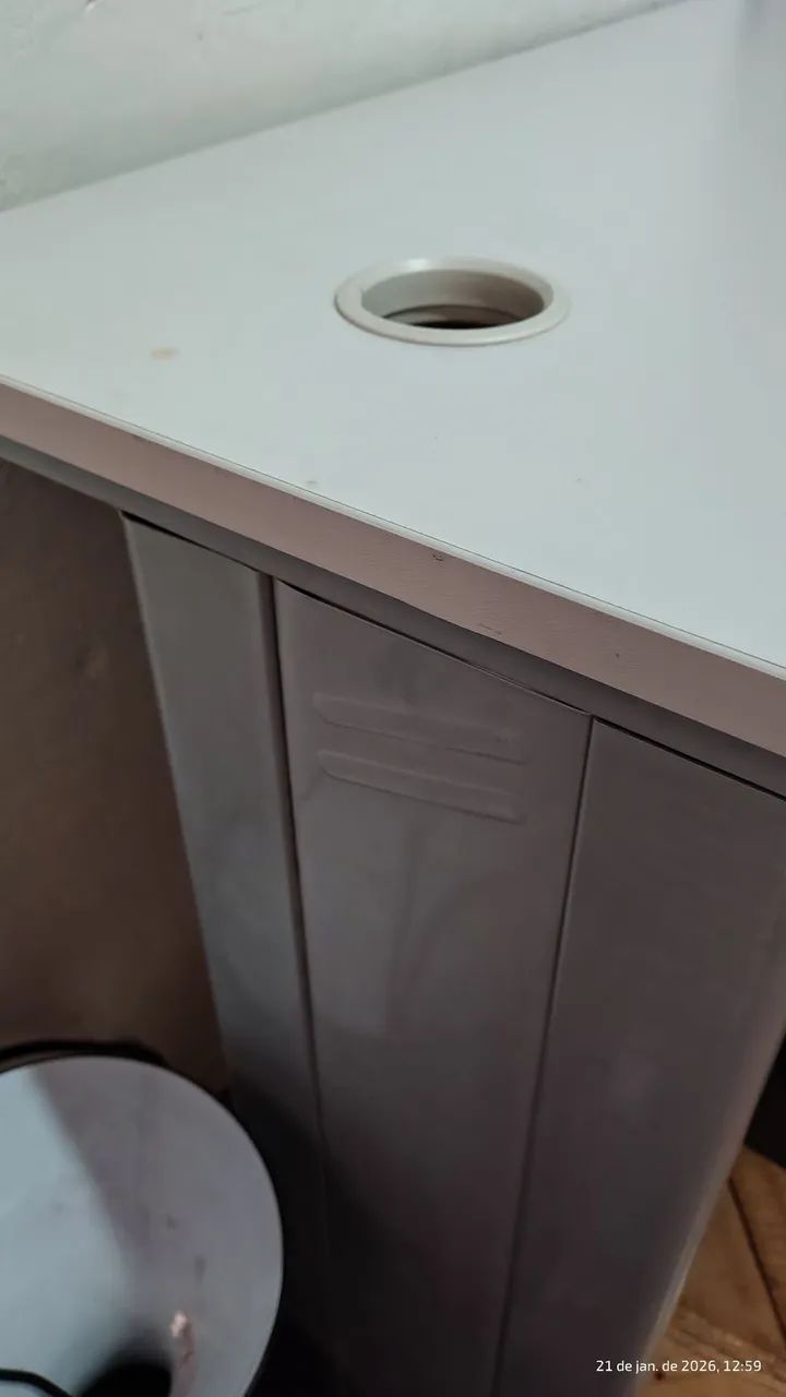 Mesa de computador e estudos linda  - Foto 5