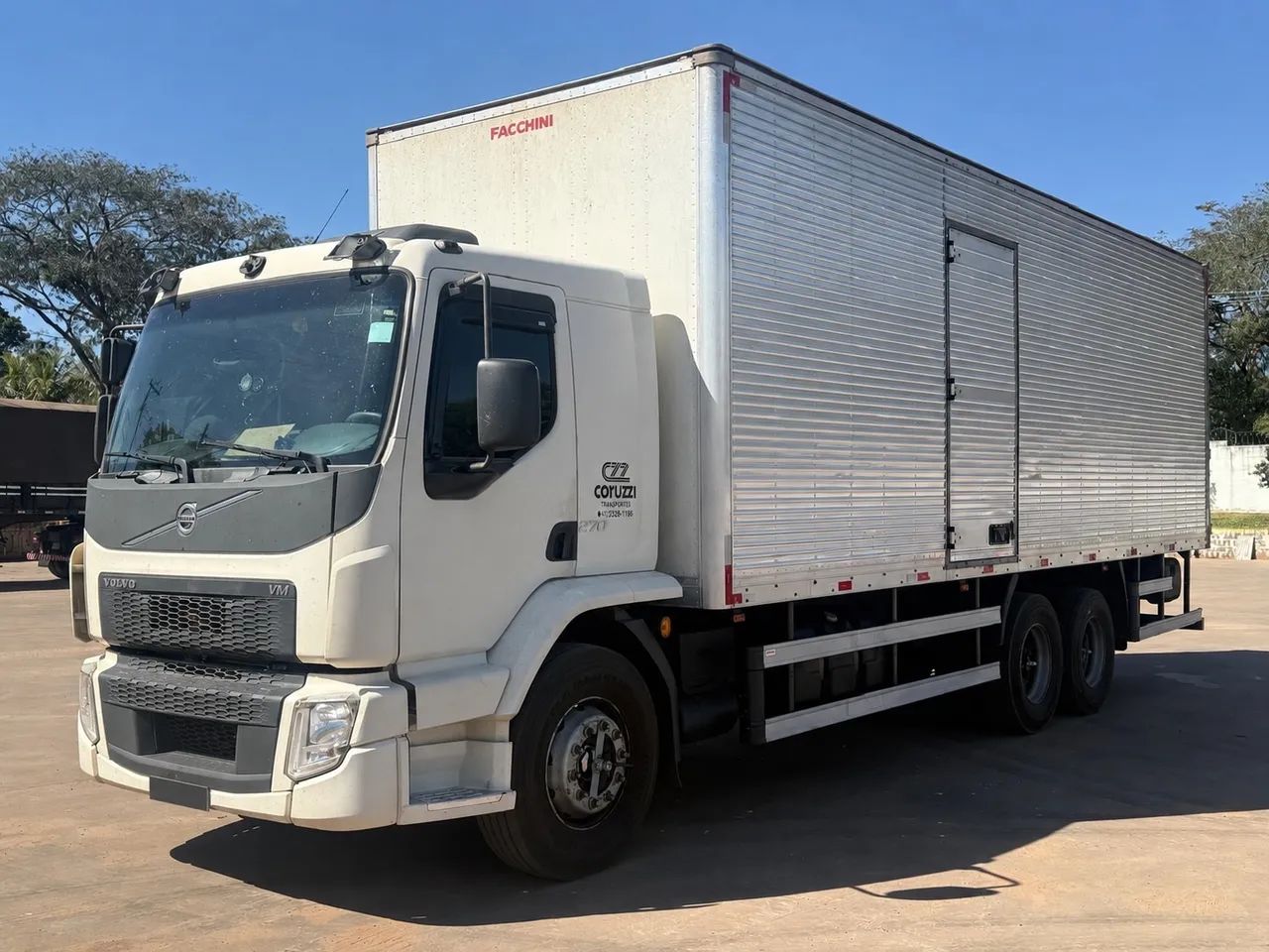 Volvo Vm 270 6x2  - Foto 3