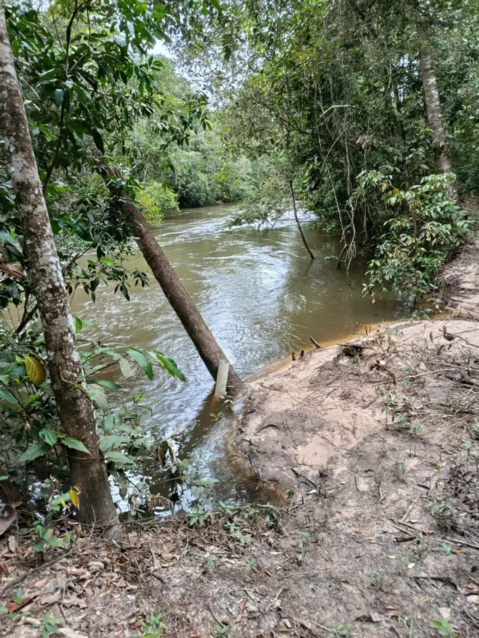 Chacara, com rio 
