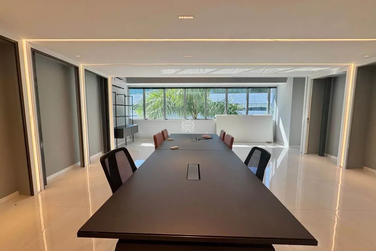 Sala Comercial à Venda no Square Corporate  Pronta para Uso