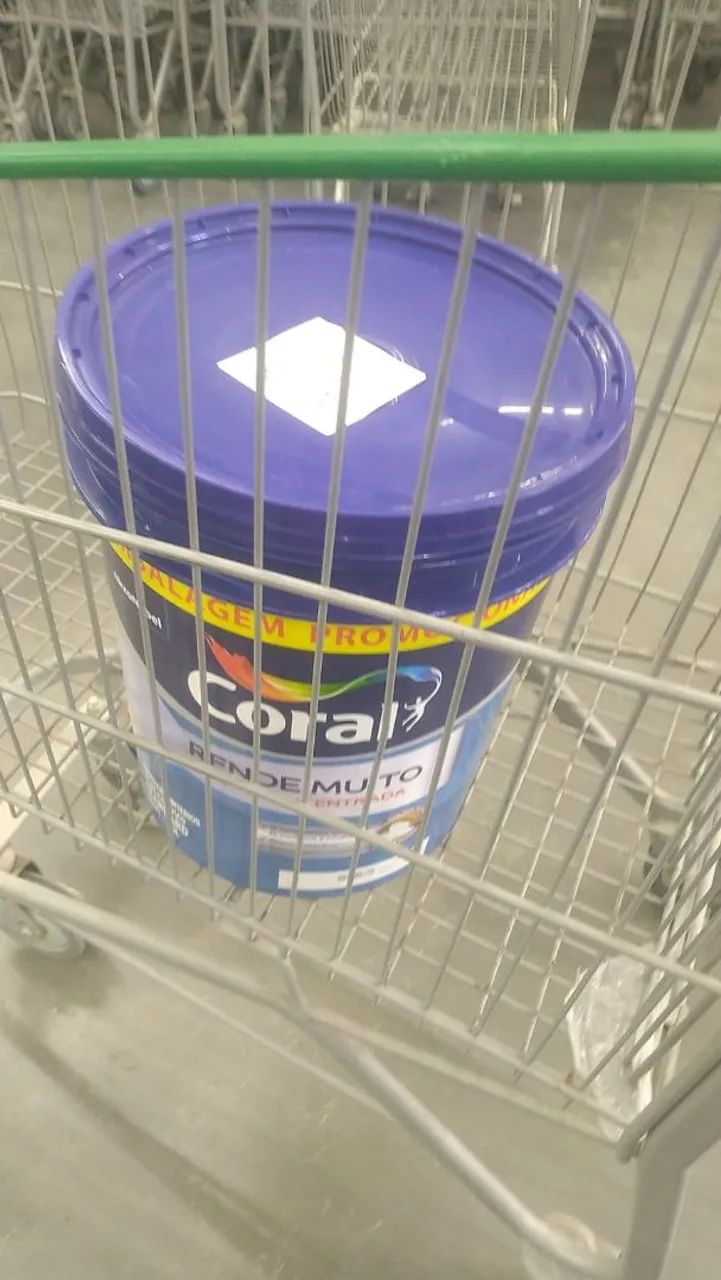 2 baldes Tinta coral rende muito 20 litros 