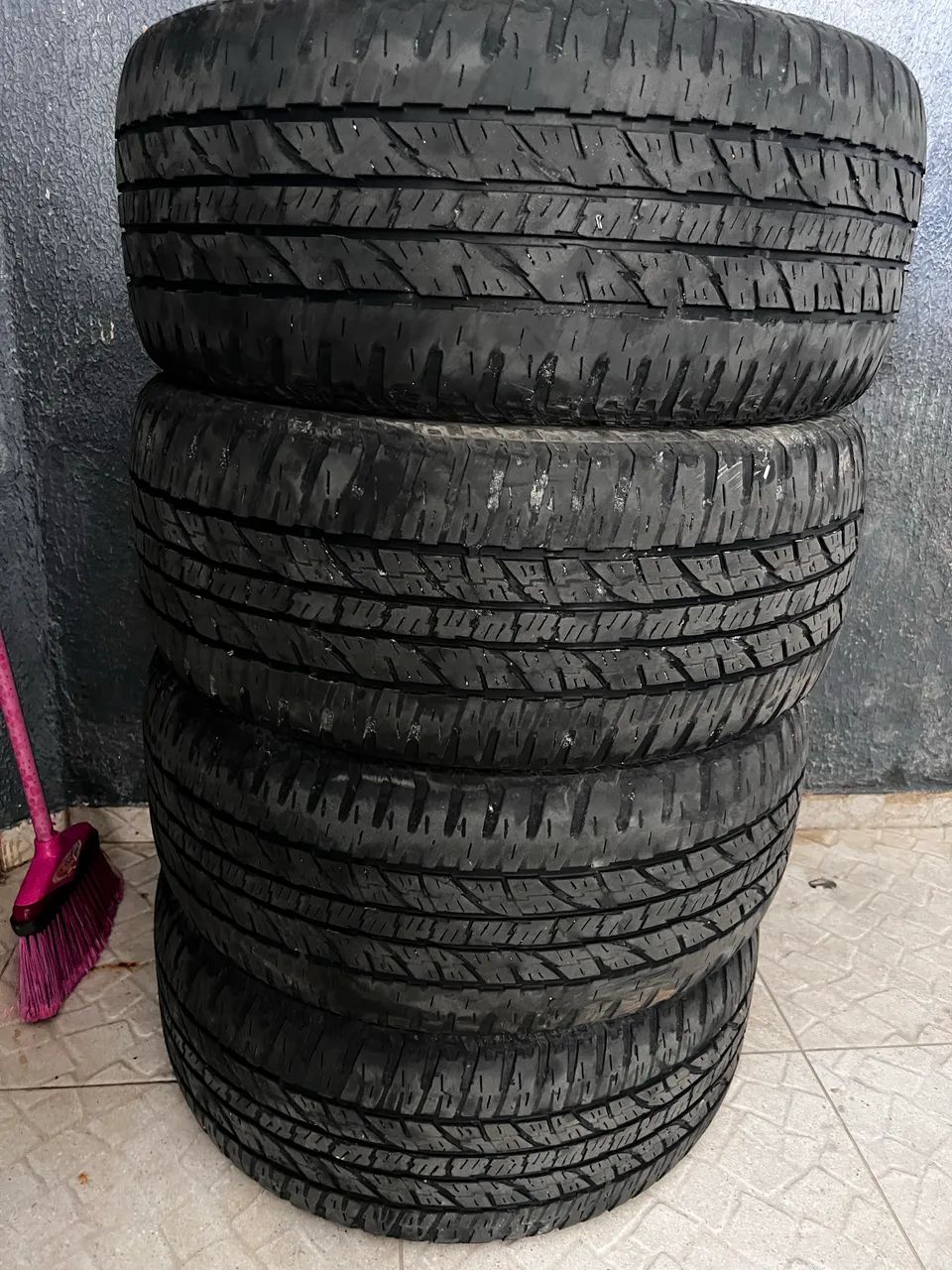 Pneu 265/50/ 20 4 pneus - Peças para carros, vans e utilitários