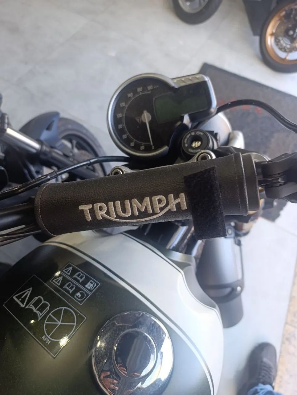 Triumph scrambler 400x - Foto 4