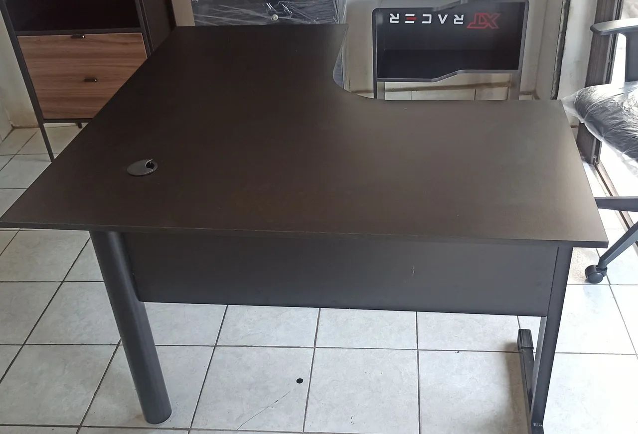 Mesa para escritório preta  - Foto 2