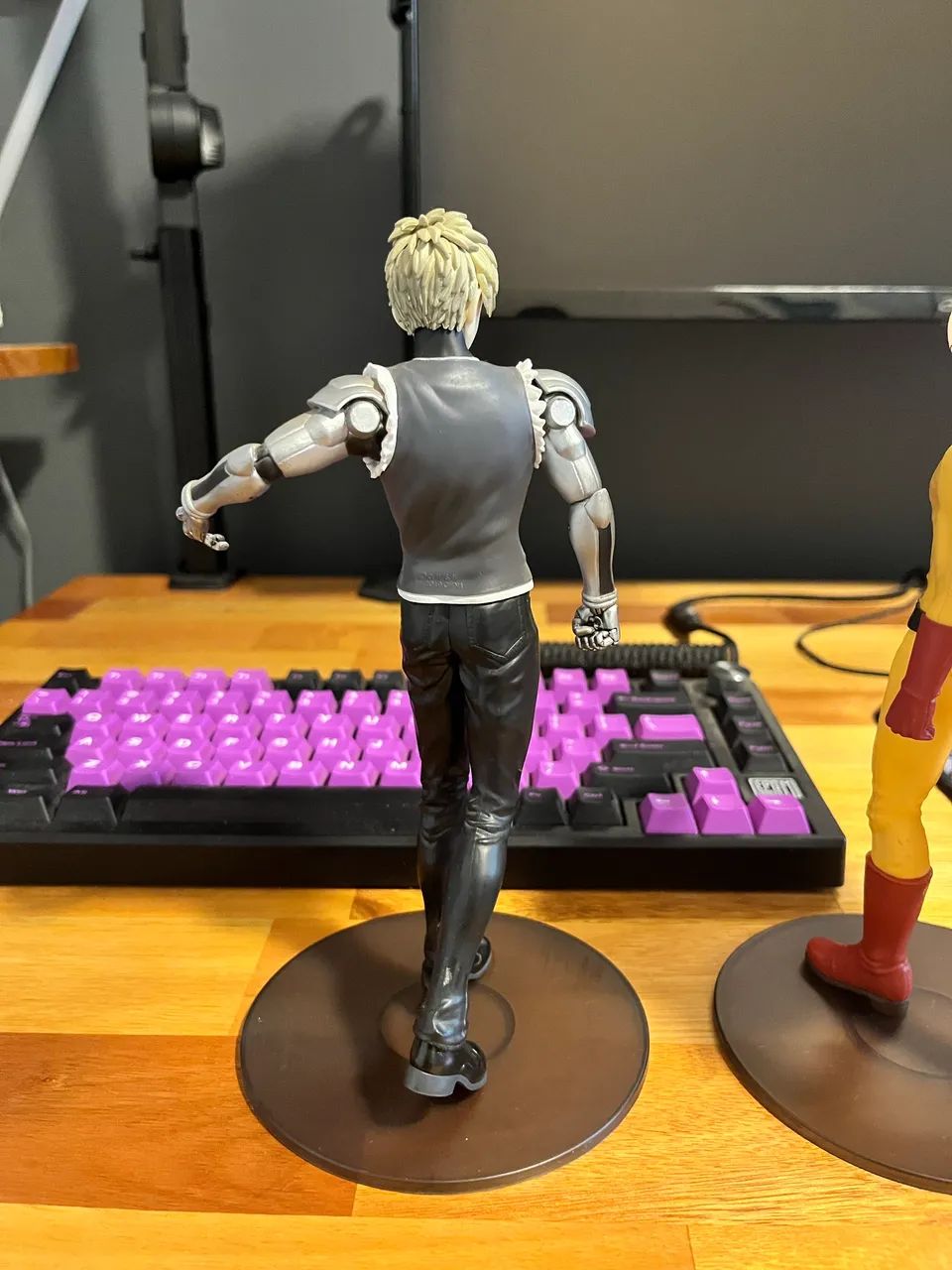 Action figure do Genos de One Punch Man original bandai C/caixa - Foto 3