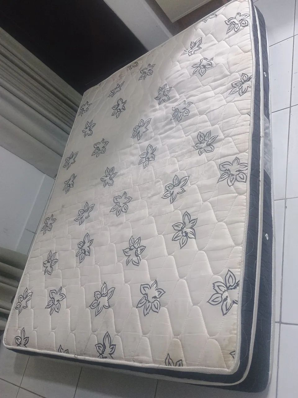 Colchão de casal bem grosso molas ensacadas 