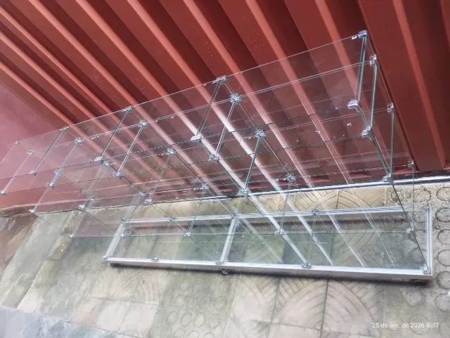 Balcão de vidro grande para loja seminovo 1,05m x 2,05m x 0,30cm - Foto 4