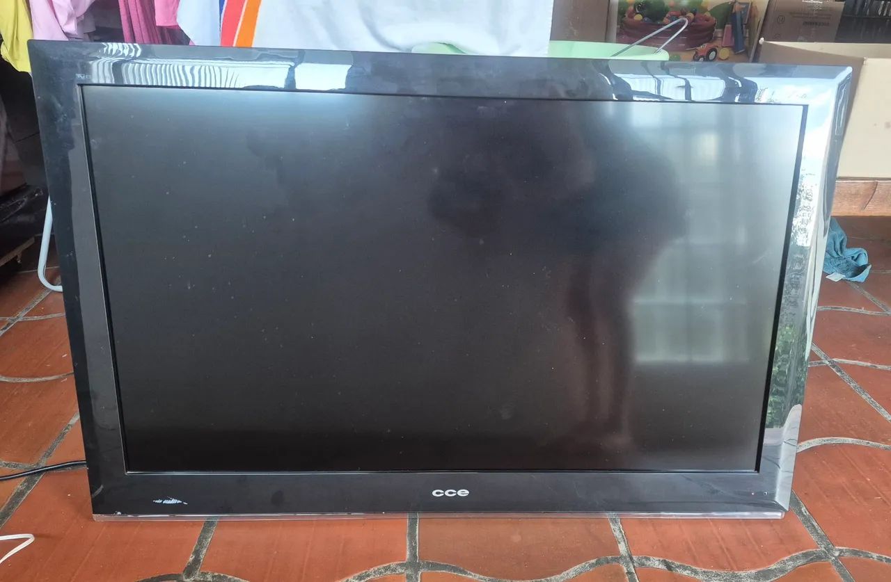 TV LCD CCE STILE 42" - Foto 2